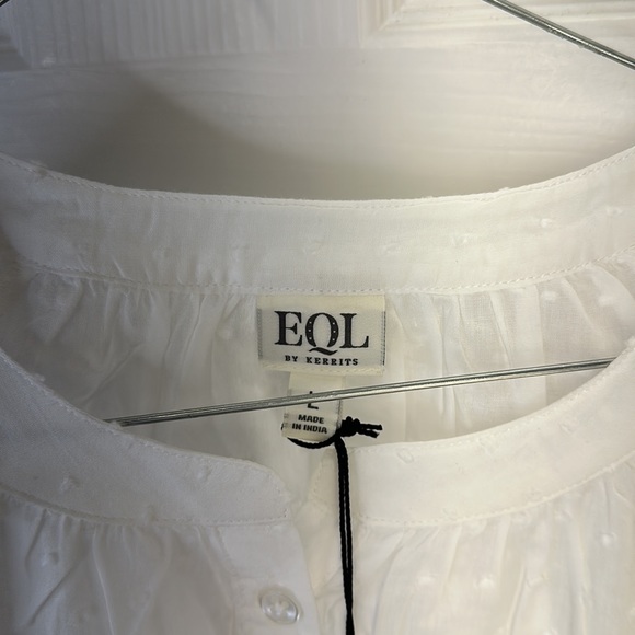 Can you say cute?! These shirts are so 🥰. Perfect for summer fall 🥶& spring - Picture 12 of 17